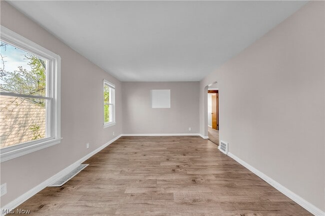 Photo - 5461 Clement Ave