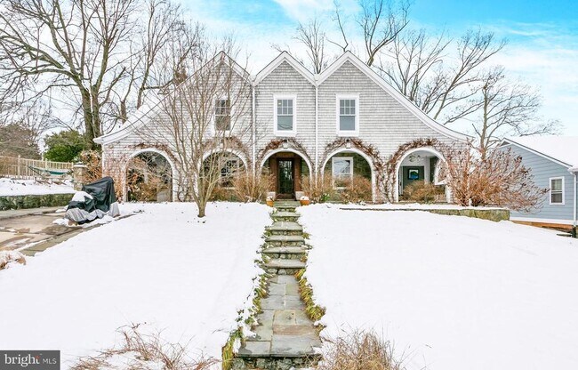 Photo - 2800 Greenvale St
