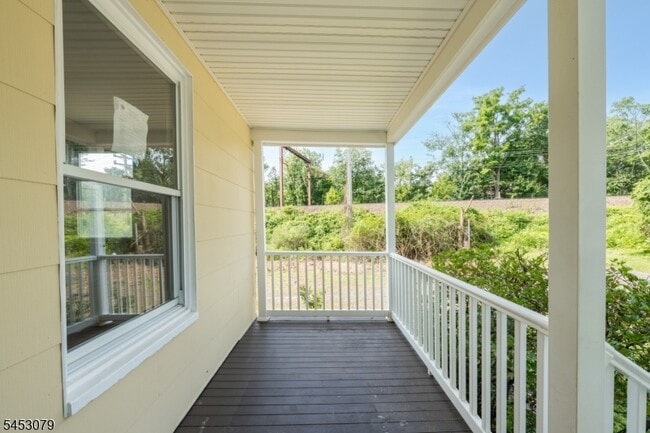 Photo - 37 Bowers Ln