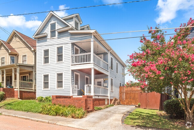 Building Photo - 132 Crumley St SE Rental