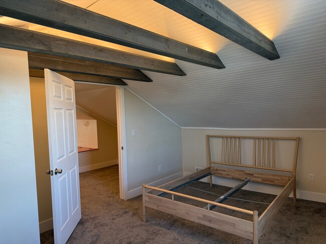 Photo - 7601 Hamilton Ave