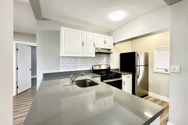 Photo - 817 NE 19th Avenue