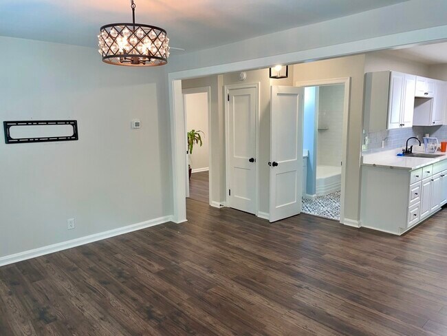 Photo - Bright and Modern 3 Beds 2.5 Baths Townhom...