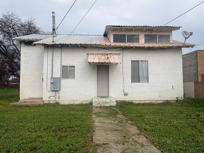 Building Photo - 164 Cherry St