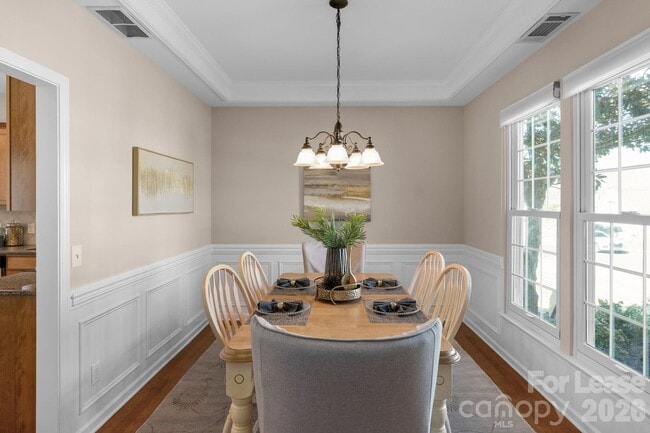 Photo - 2076 Belair Dr