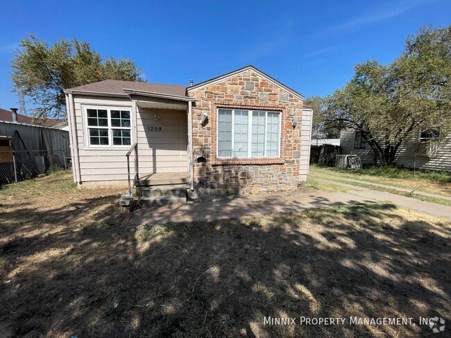 Building Photo - 1209 N Arapahoe St Rental