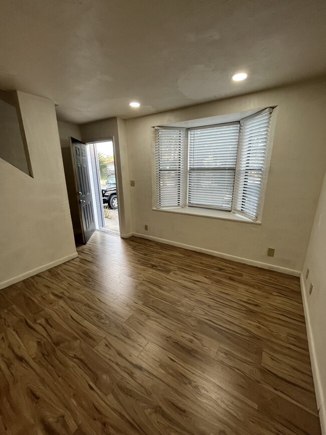 Photo - 2546 SW 31st Pl