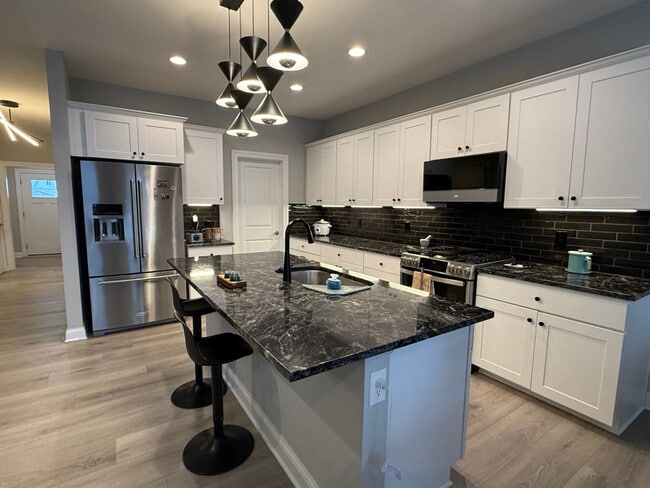 Photo - 391 Village Ln