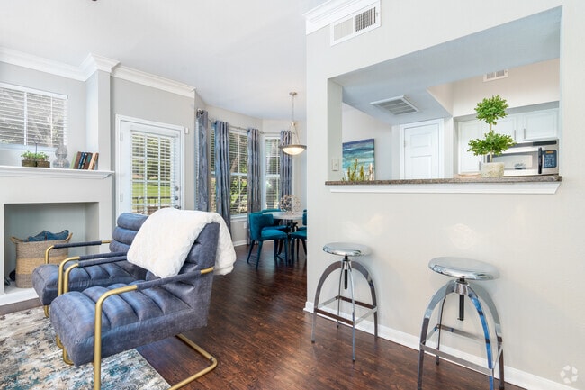 3BR, 3BA - 1345SF