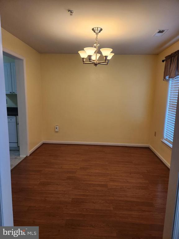 Photo - 1234 Oakwood Dr