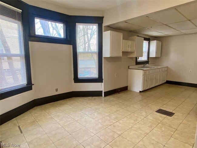 Photo - 390 Doyle St