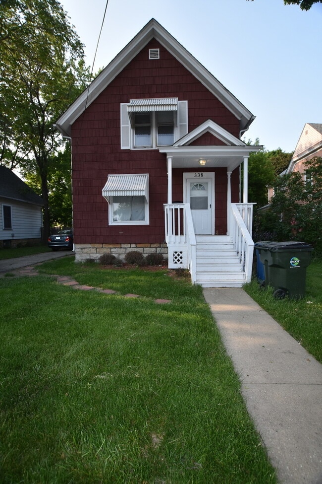 Building Photo - 338 Marion Ave