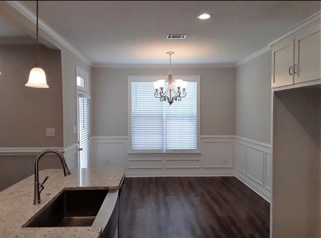 Photo - Beautiful Home 4 bedroom 3 bath