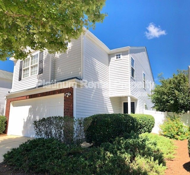 Photo - 202 Ilex Dr