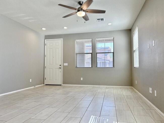 Photo - 152 N 56th Pl