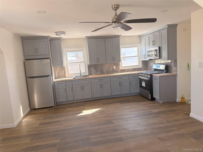 Photo - 351 Roquette Ave