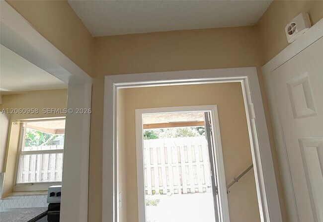 Photo - 1029 C 1029-1031 C Unit 1029-1031