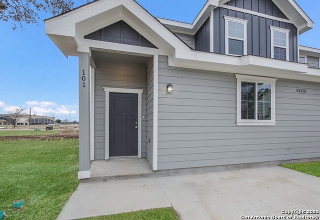 Photo - 1 month free APRIL at Stadium Pointe- Tucked Away & Spacious in Northwest SA