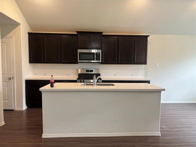 Photo - 2065 Alamandine Ave