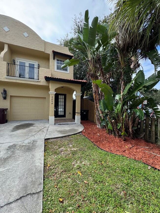 Photo - Townhouse Located Downtown!