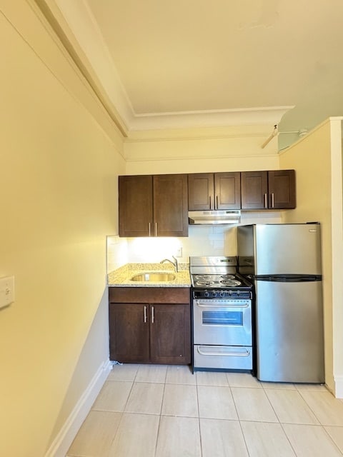 52 Boylston St