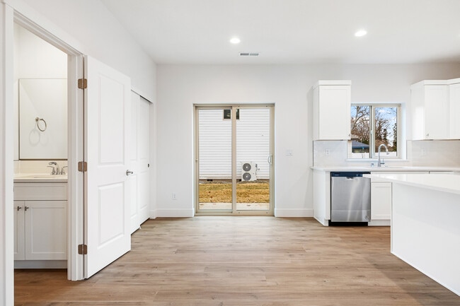 Photo - 1009 S Underwood Pl