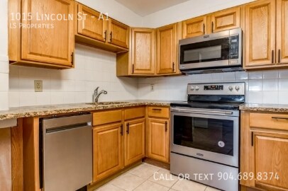 Photo - 1015 Lincoln St Unidad A1