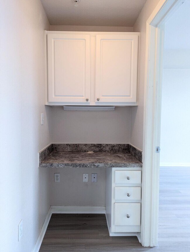 Photo - Updated, clean 1x1 New floors, appliances,...