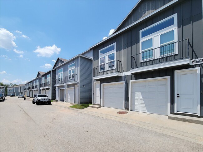 4908 Paradigm Ln