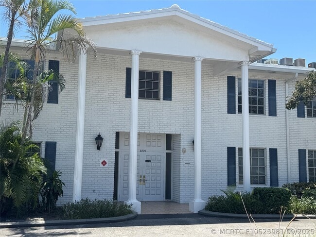 Building Photo - 2220 NE 68th St Unit 1031
