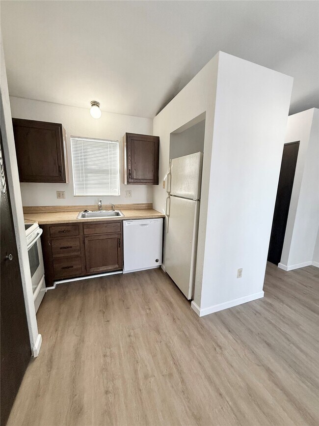 Photo - 83 Peachtree Ln