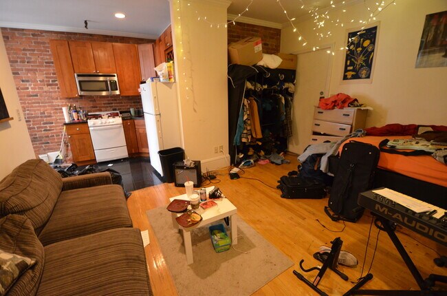 Building Photo - 407 Marlborough St Unit 6