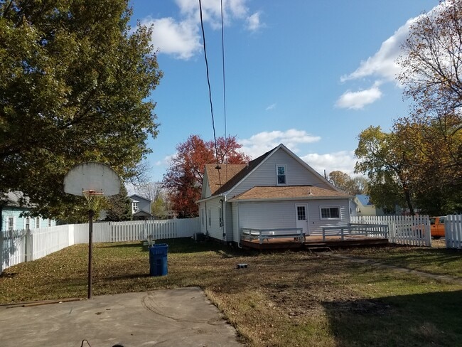 Photo - 2431 Dillman St