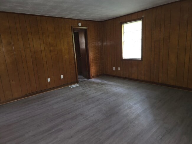 Photo - 360 Cooper Rd