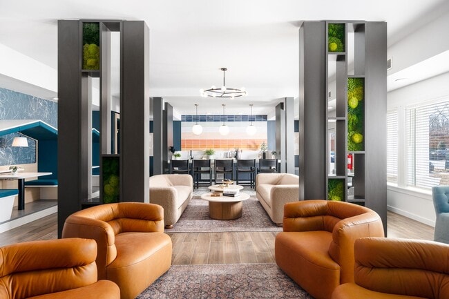 Clubroom with Entertainment Kitchen, Coworking Spaces and Wi-Fi