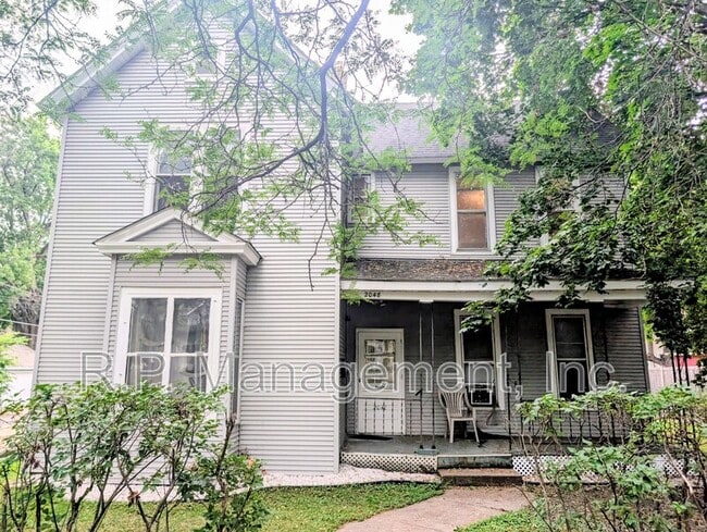Building Photo - 2048 Carroll Ave Unit Apt 3