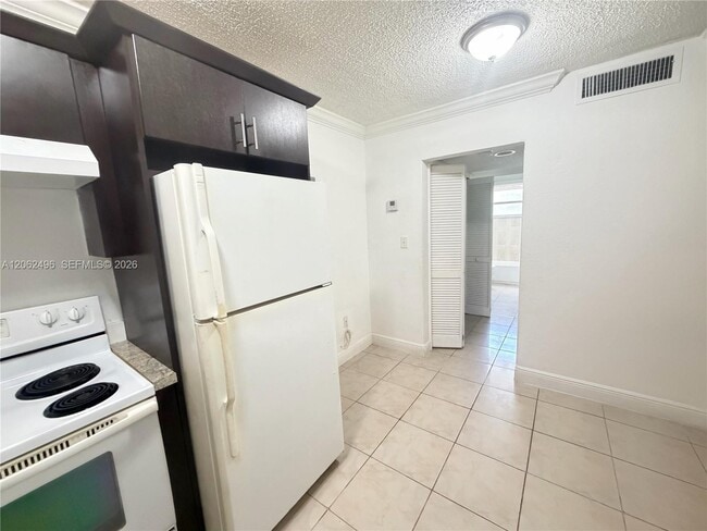 Photo - 16118 NE 21st Ave Unit 3