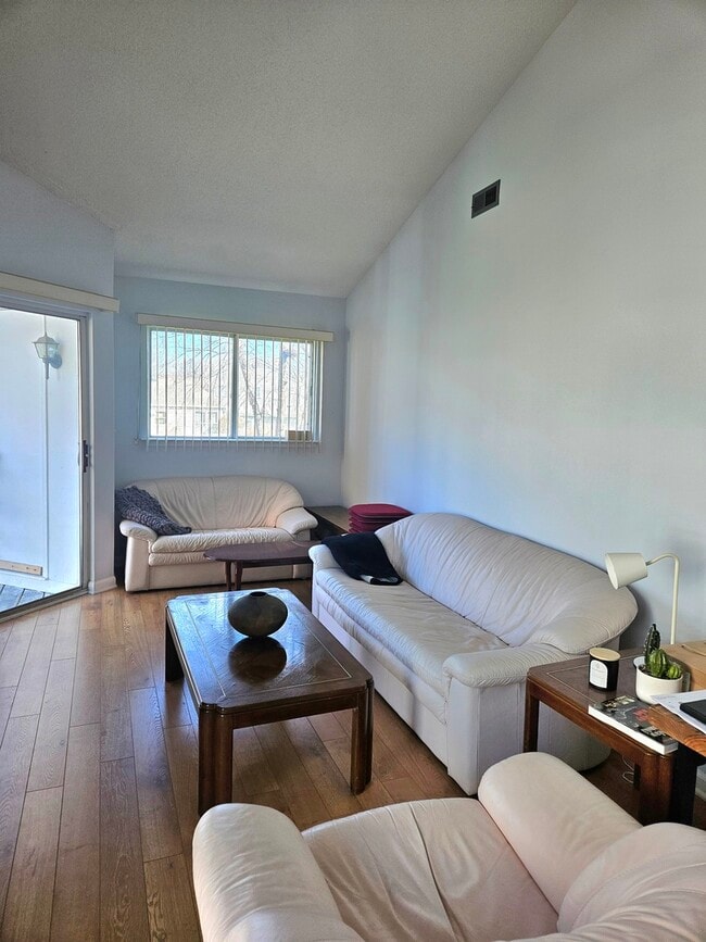 Photo - 1068 Courtland Dr Unit 1068