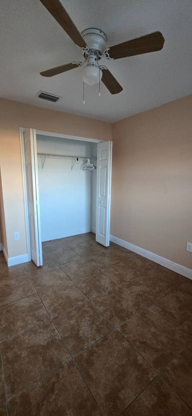 Photo - 410 Piper Ave