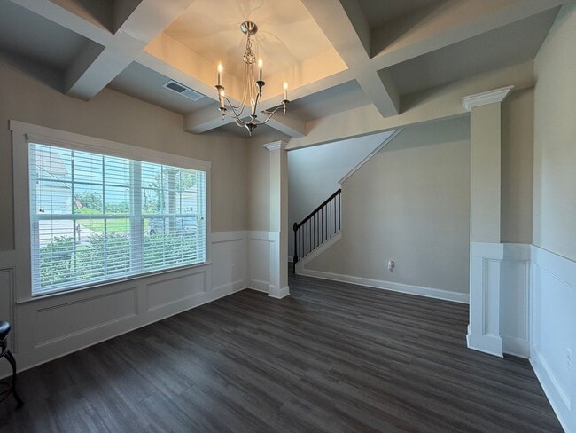 Photo - 61 N Village Cir