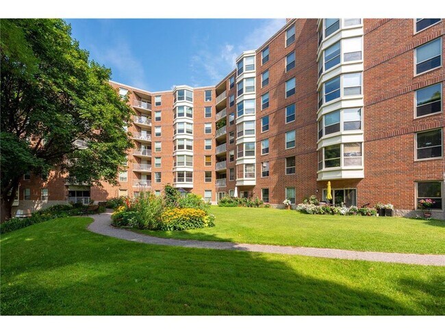 Photo - 1425 W 28th St Unit 106