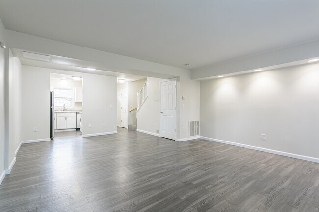 Photo - 100 Graham Rd