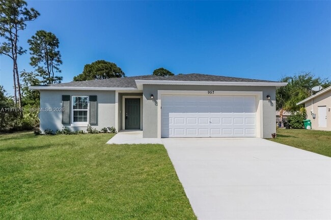 Building Photo - 957 SE Caravan Ave