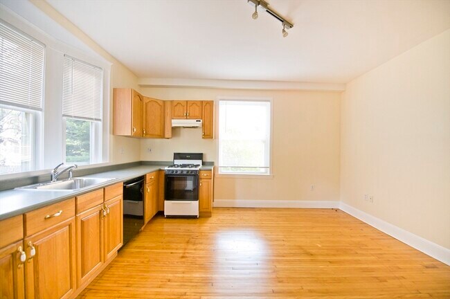 35 Pleasant St Unidad 1F