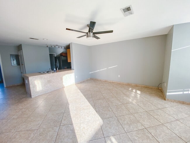 Photo - 63 Pine Ridge Trce