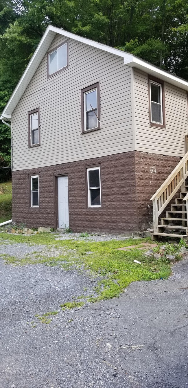 Photo - 615 W Main St