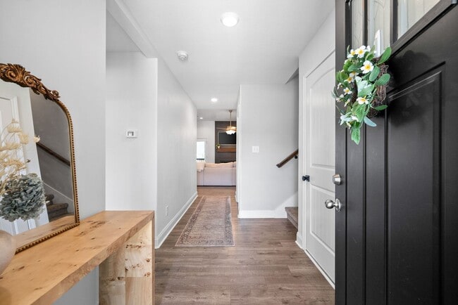 Photo - 3 bedroom Pet Friendly Home For Rent Near Needmore Road!