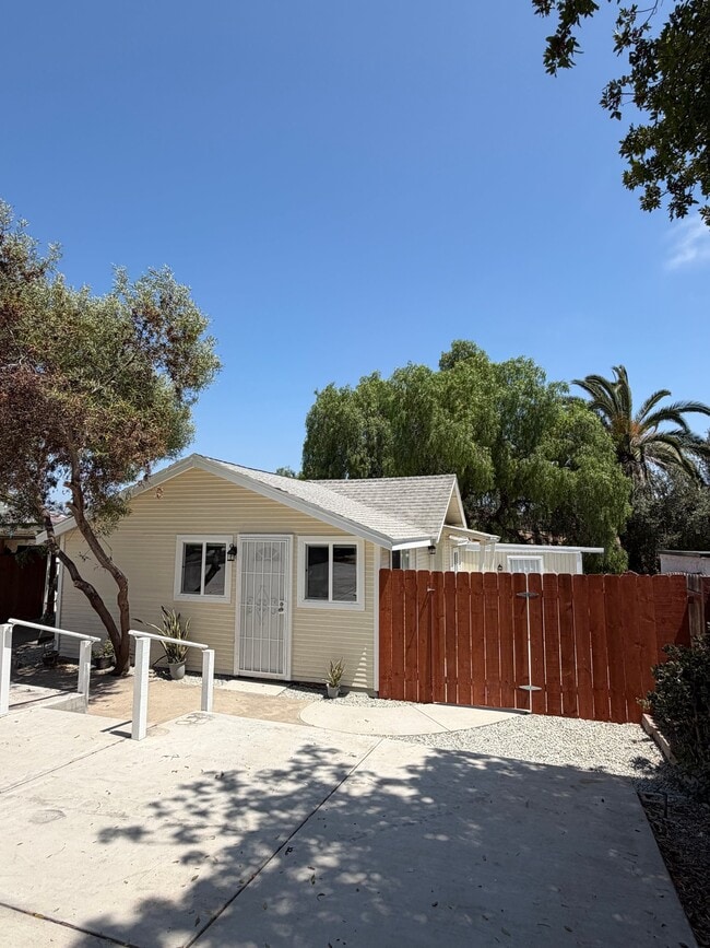 Photo - 2420 Ridgeway Dr