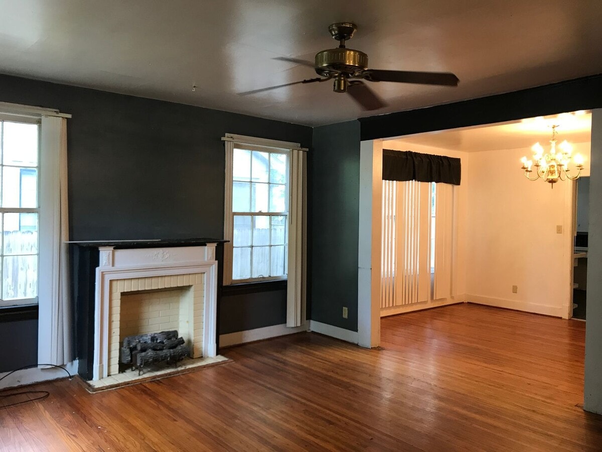 Photo - ****119 Colonial - Alexandria, off Monroe st