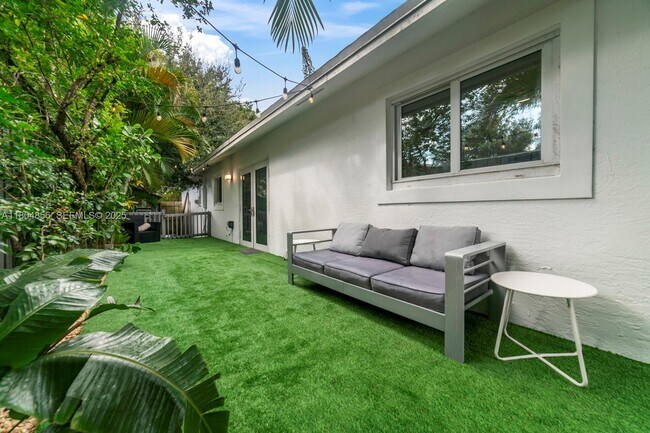 Photo - 1631 N 29th Ct